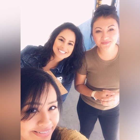 Meet your Posher, Nichole - Picture 7 of 7